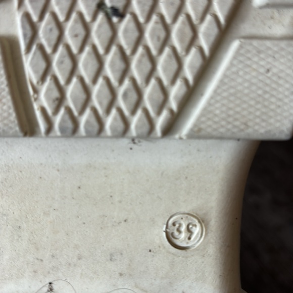 Cream Platform boots - Picture 10 of 10